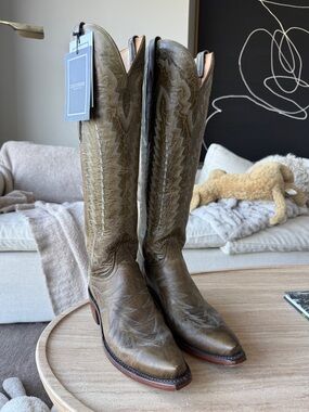Lucchese Priscilla in Military Green size 9